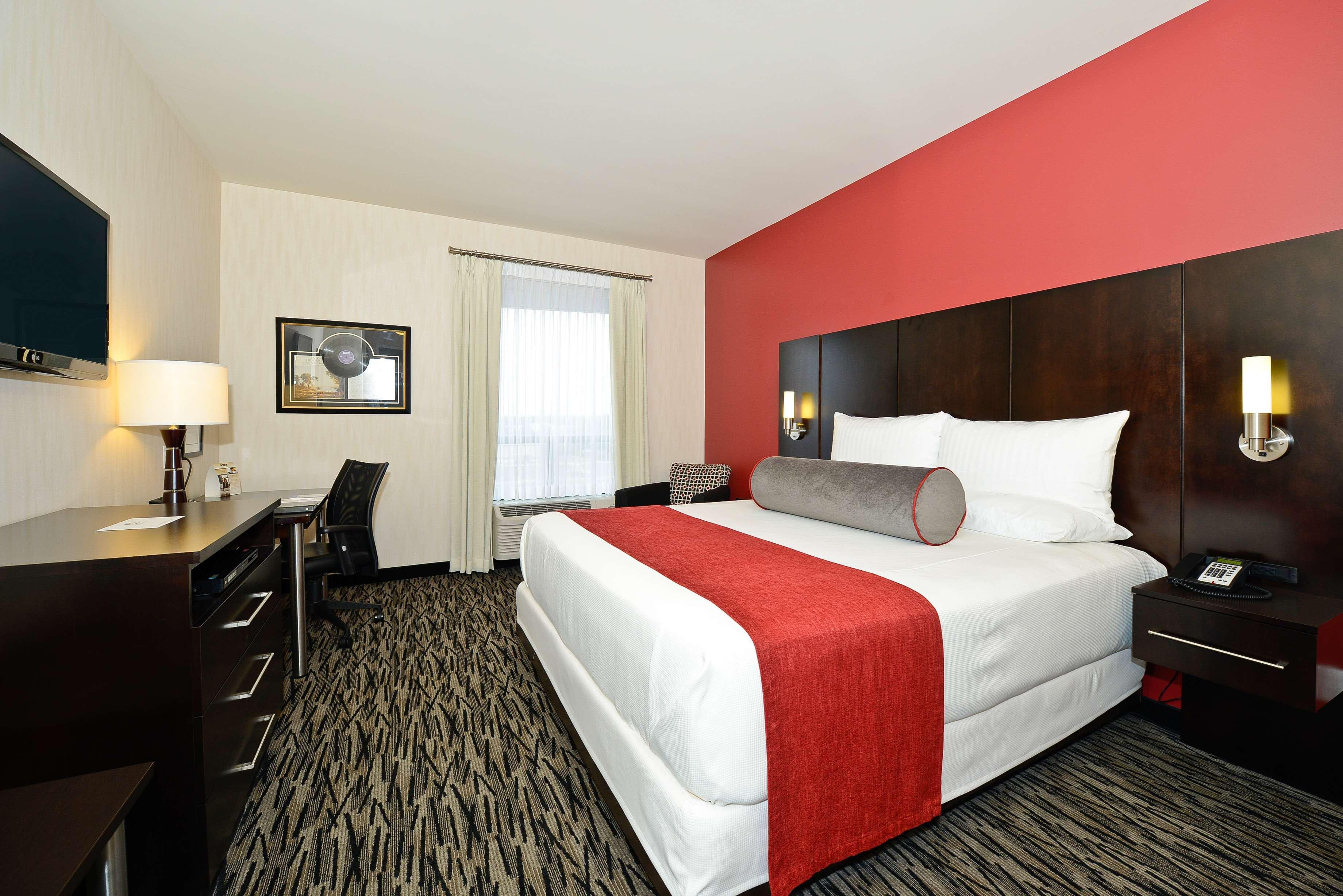 C Hotel By Carmen'S, BW Premier Collection Хамилтън Екстериор снимка