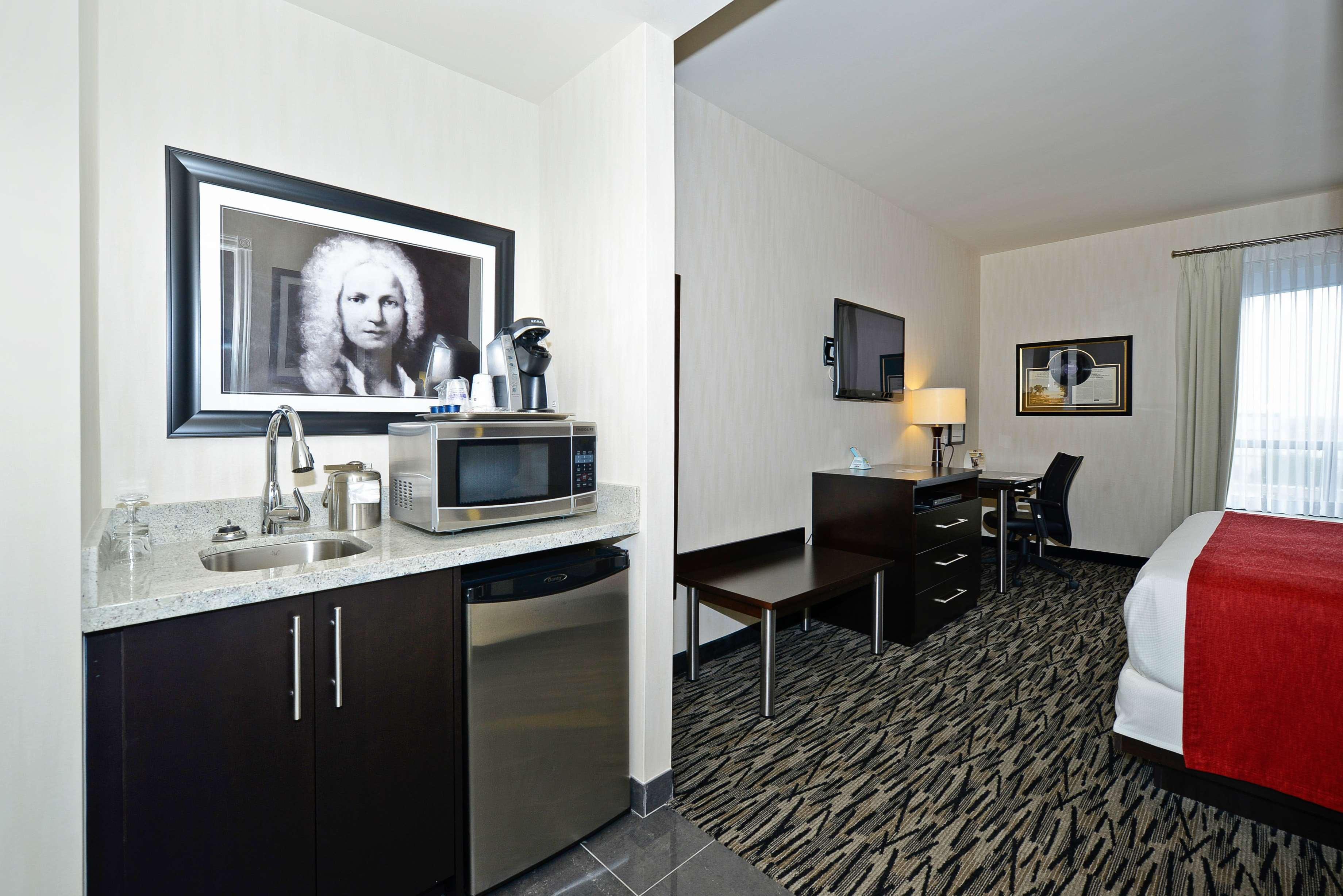 C Hotel By Carmen'S, BW Premier Collection Хамилтън Екстериор снимка