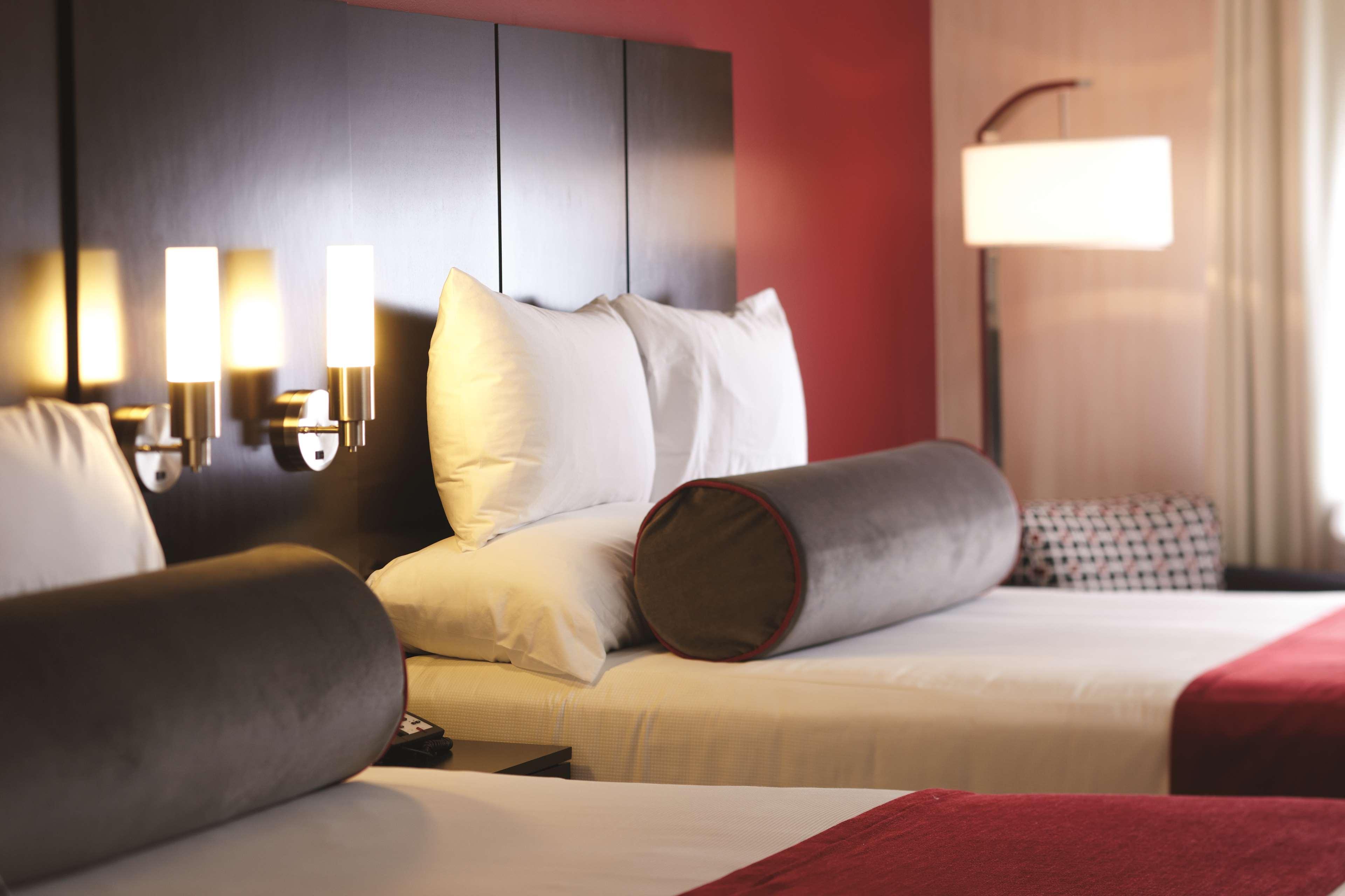 C Hotel By Carmen'S, BW Premier Collection Хамилтън Екстериор снимка