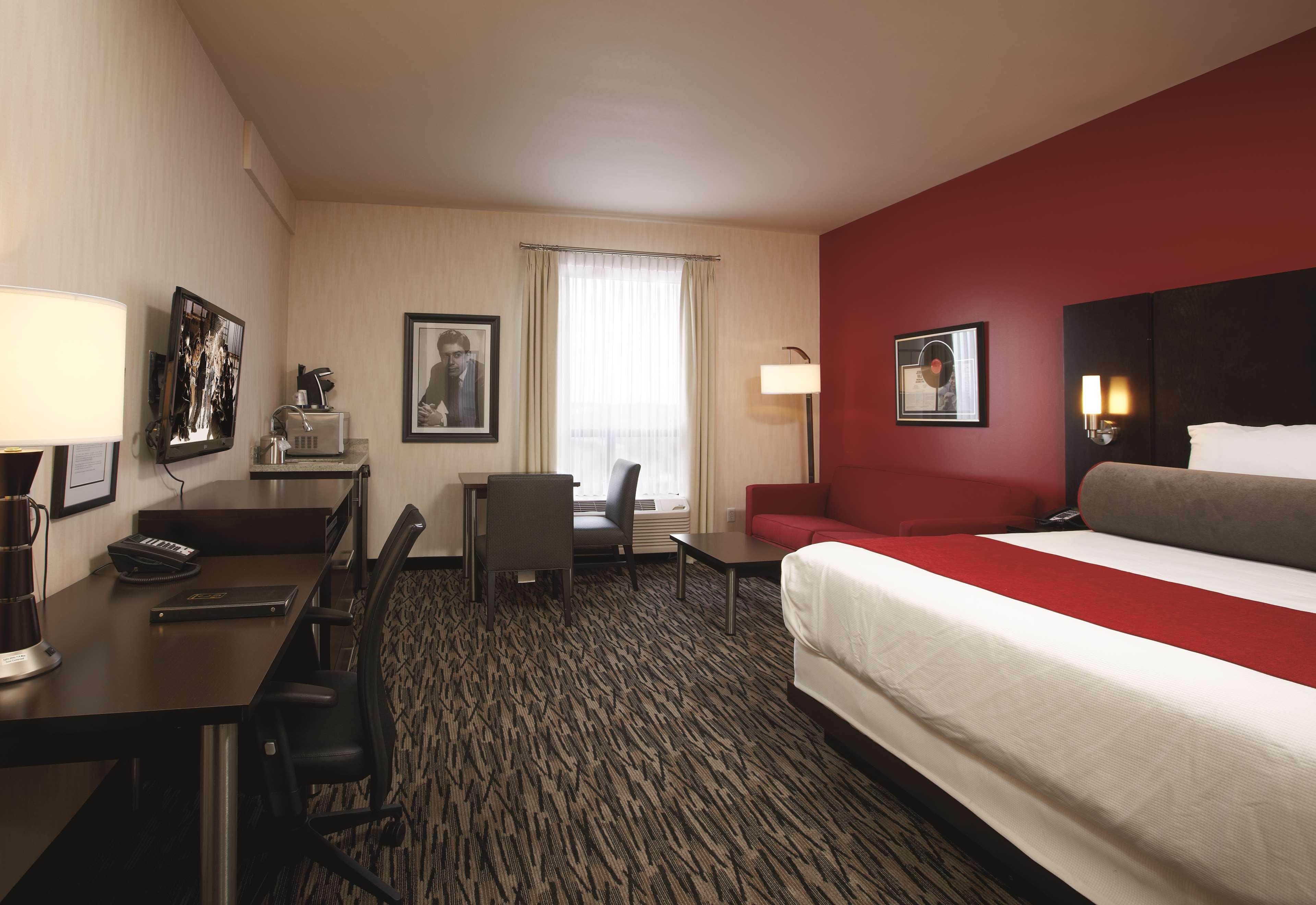 C Hotel By Carmen'S, BW Premier Collection Хамилтън Екстериор снимка