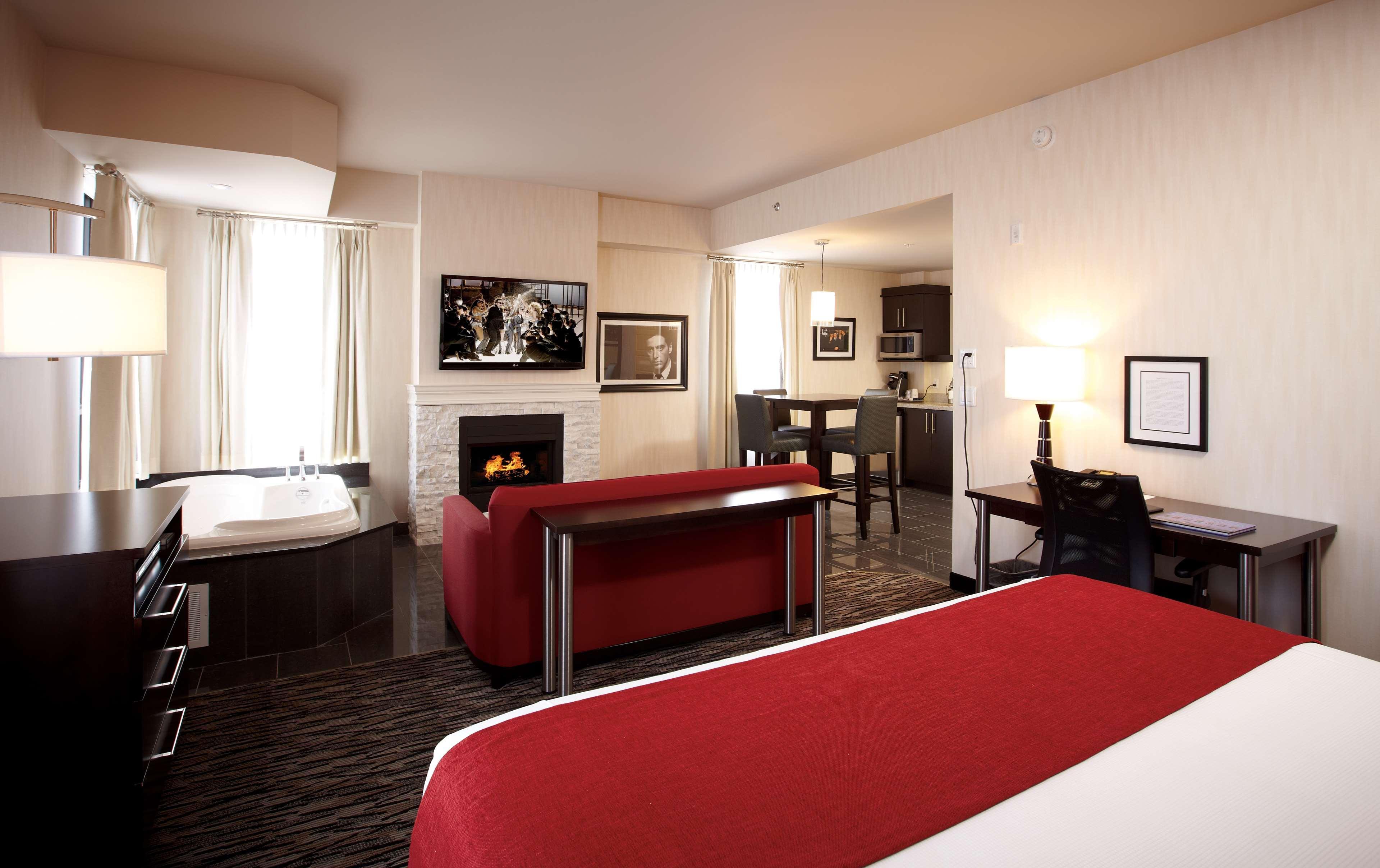 C Hotel By Carmen'S, BW Premier Collection Хамилтън Екстериор снимка