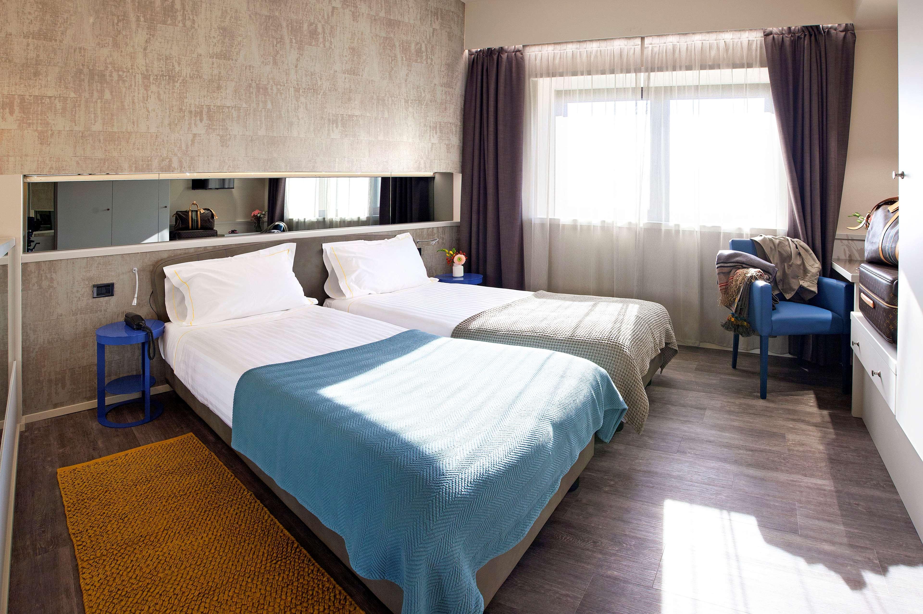 C Hotel By Carmen'S, BW Premier Collection Хамилтън Екстериор снимка